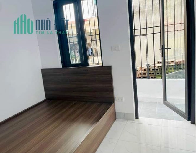 Nhà ngõ phố Nguyễn Lương Bằng gần hồ Nam Đồng, 4 tầng, 2.55 tỷ.