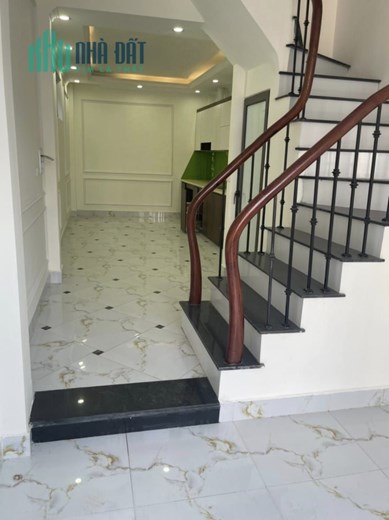 Bán nhà 5 tầng phố Trạm, full nội thất, Ô tô đỗ cửa