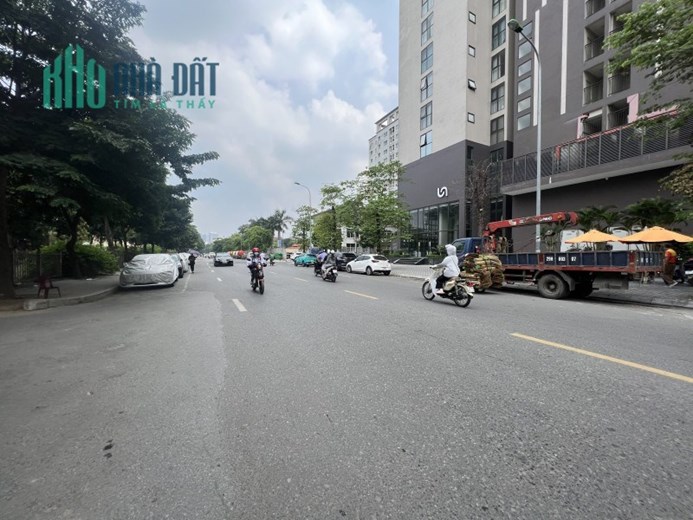 NHÀ ĐẸP NGUYỄN VĂN CỪ - GẦN MẶT PHỐ - Ô TÔ VÀO NHÀ - DIỆN TÍCH RỘNG – TIỆN NGHI ĐẦY ĐỦ