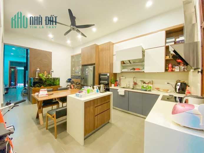 Bán nhà Phân Lô Tôn Đức Thắng 54m2, 5 Tầng, Vỉa hè ô tô tránh giá 15,x tỷ