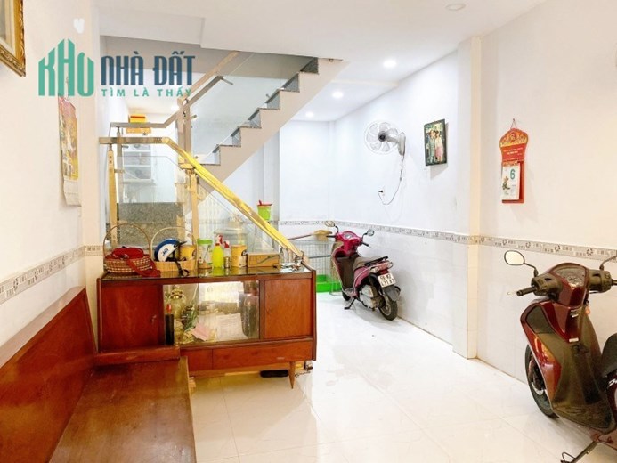 Bán Nhà Minh Phụng, Q11, 2PN, 3.8m x 10m, Sổ Hồng , Giá Chỉ 4.2 Tỷ TL