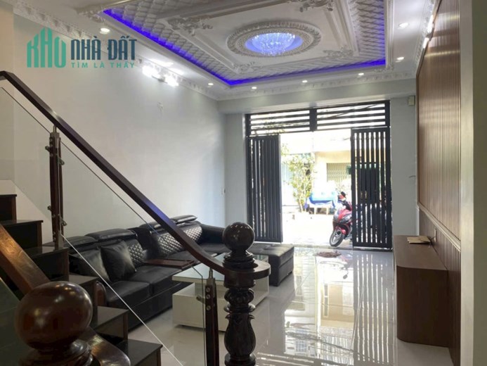 Bán nhà 3 tầng,Lô Nhì Đường Nguyễn Thị Hương, Thị Trấn Nhà Bè, 60m2, chỉ còn 5.x tỷ