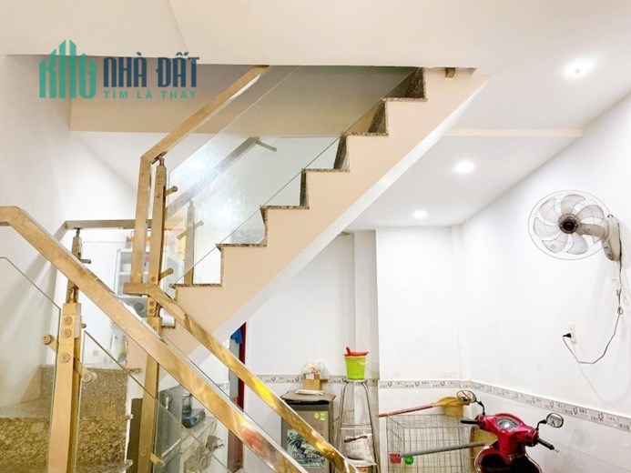 Bán Nhà Minh Phụng, Q11, 2PN, 3.8m x 10m, Sổ Hồng , Giá Chỉ 4.2 Tỷ TL