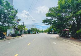 Sang 2 lô liền kề đường Phạm Hùng Khu TTTM Bắc Phan Thiết