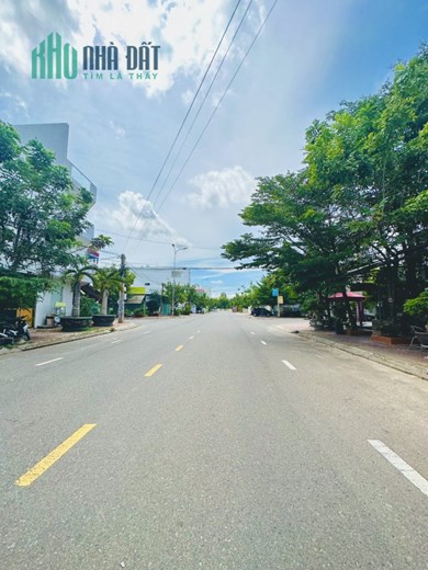 Sang 2 lô liền kề đường Phạm Hùng Khu TTTM Bắc Phan Thiết