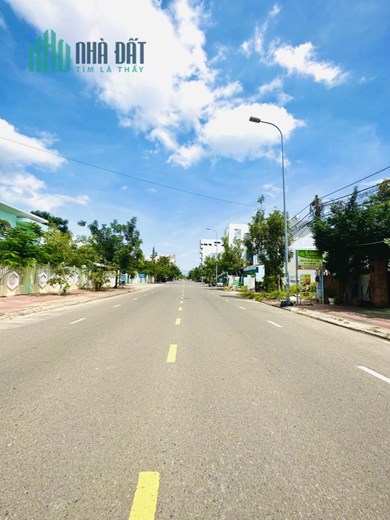 Sang 2 lô liền kề đường Phạm Hùng Khu TTTM Bắc Phan Thiết