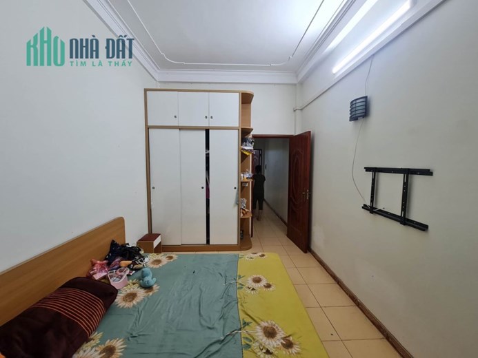 Bán nhà mặt ngõ 616 Kim Giang 41m2, 5 tầng giá 4.9 tỷ