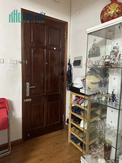 Chính chủ bán gấp Tập thể Thọ Lão giá 2.3 tỷ, 70m2. tầng thấp, sổ đỏ.