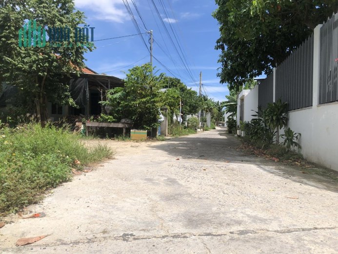 Bán lô góc 2 mặt tiền ngay đường Thông Tin Diên An - Diên Khánh lh 0985451850