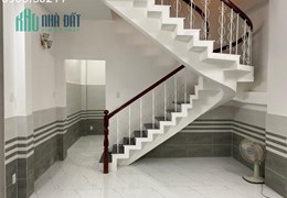 Nhà bán Q10, khu dân trí cao,4 tầng nở hậu tài lộc, giá tốt.