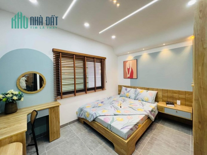 Nhà 3 tầng mới tinh, 4x11m, Hẻm xe hơi Phạm Văn Chiêu, P.14 chỉ 5.68 tỷ TL