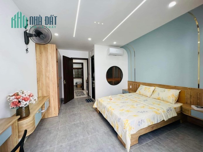 Nhà 3 tầng mới tinh, 4x11m, Hẻm xe hơi Phạm Văn Chiêu, P.14 chỉ 5.68 tỷ TL