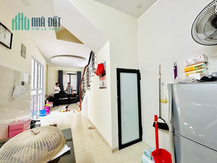 HÀO NAM - ĐỐNG ĐA - LÔ GÓC 2 THOÁNG - 37M2 X 4 TẦNG - 4 NGỦ - NHÀ ĐẸP - NGÕ THOÁNG - NHỈNH 4 TỶ