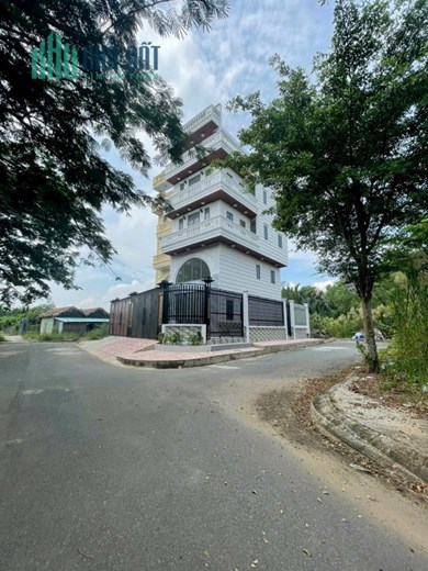 Bán nhà 5 Tầng Lê Văn Lương, Vị Trí Góc 2 Mặt Tiền - VIEW CÔNG VIÊN, 7.5m x 14m, nhỉnh 5 tỷ