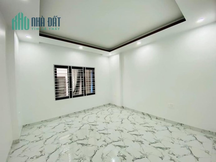 Bán nhà 4 Tầng độc lập đan xây gần chợ Lũng Hoa diện tích 52M chỉ 2ty9