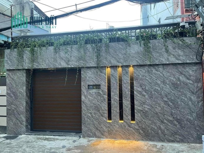 KHU VÍP PHAN XÍCH LONG .120M2 .XE HƠI NGỦ TRONG NHÀ . NGANG HIẾM 6M .