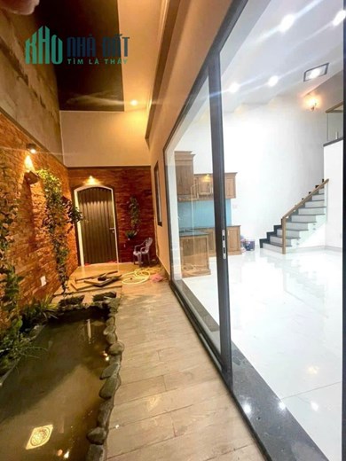 Bán Nhà Biệt Thự 184m2, Ngay Ngã Tư Nước Đá Nguyễn Ảnh Thủ