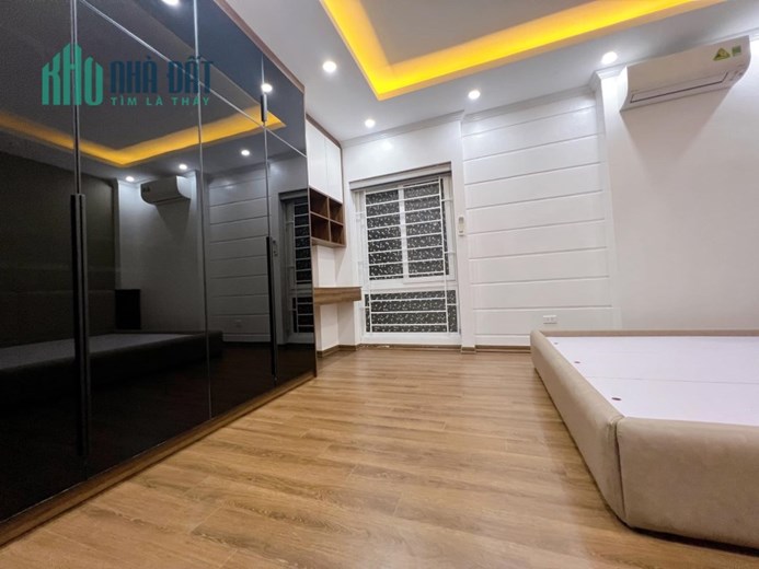 BÁN NHÀ DƯƠNG QUẢNG HÀM CẦU GIẤY - Ô TÔ TRÁNH - KINH DOANH SẦM UẤT - 35M2 GIÁ CHỈ 7.7 TỶ.
