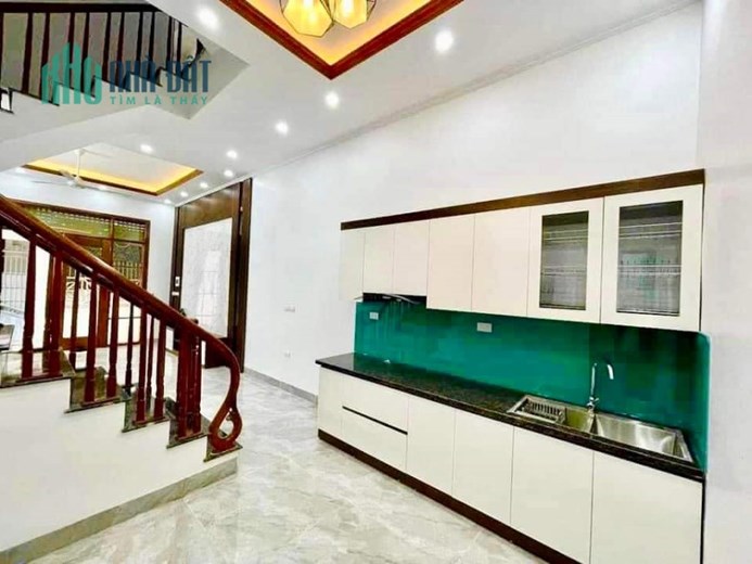 BÁN GẤP NHÀ GẦN ĐƯỜNG ĐÔI TÂN MAI. DT 52M 5T - NGÕ THÔNG- Ô TÔ ĐỖ CỬA. CHỈ 5 TỶ 9