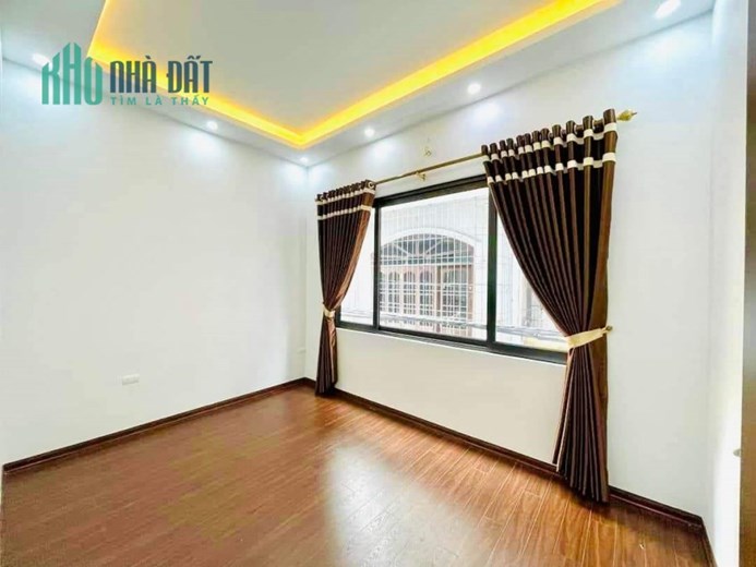 BÁN GẤP NHÀ GẦN ĐƯỜNG ĐÔI TÂN MAI. DT 52M 5T - NGÕ THÔNG- Ô TÔ ĐỖ CỬA. CHỈ 5 TỶ 9