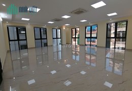 Chính chủ cho thuê nhà căn góc Mới 102m2x 5T, Kinh Doanh, VP, Định Công- 23 Tr