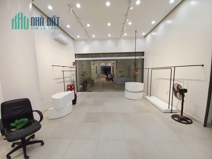 MT1576. CHO THUÊ NHÀ MẶT ĐƯỜNG MÊ LINH 202M2 THÔNG SÀN.