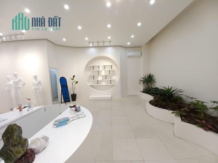 MT1576. CHO THUÊ NHÀ MẶT ĐƯỜNG MÊ LINH 202M2 THÔNG SÀN.