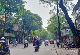 Nhà mặt phố La Thành kinh doanh đỉnh, DTSD 60m2, MT 5,5m.