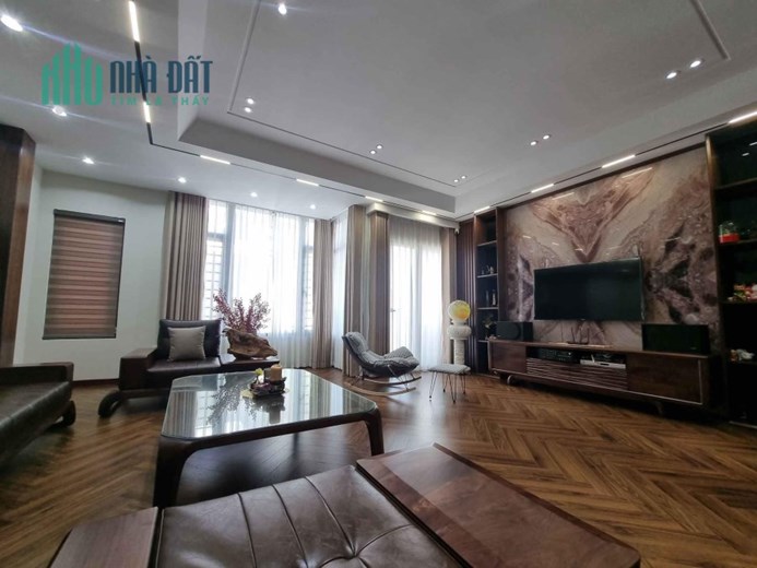Bán nhà tại Ngọc Lâm, 45m2, Ở tầng, thang máy, gần phố cổ Hà Nộ