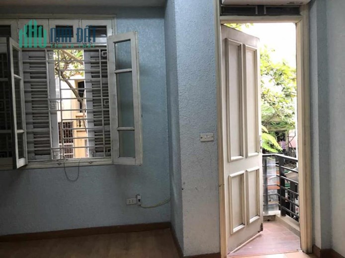 Cho thuê nhà, HGĐ. Đội cấn 42m2, 5T, 4N, đủ đồ, 10 tr Ba đình.