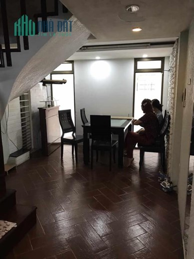 Cho thuê nhà, HGĐ. Đội cấn 42m2, 5T, 4N, đủ đồ, 10 tr Ba đình.