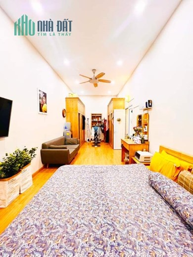 BÁN NHÀ RIÊNG QUẬN HOÀN KIẾM DT:44M2 SỔ ĐỎ 5 TẦNG 3 NGỦ MT: 3.6M GIÁ:4.05 TỶ KHU BẠCH ĐẰNG - CHƯƠNG