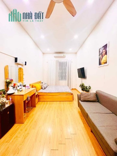 BÁN NHÀ RIÊNG QUẬN HOÀN KIẾM DT:44M2 SỔ ĐỎ 5 TẦNG 3 NGỦ MT: 3.6M GIÁ:4.05 TỶ KHU BẠCH ĐẰNG - CHƯƠNG