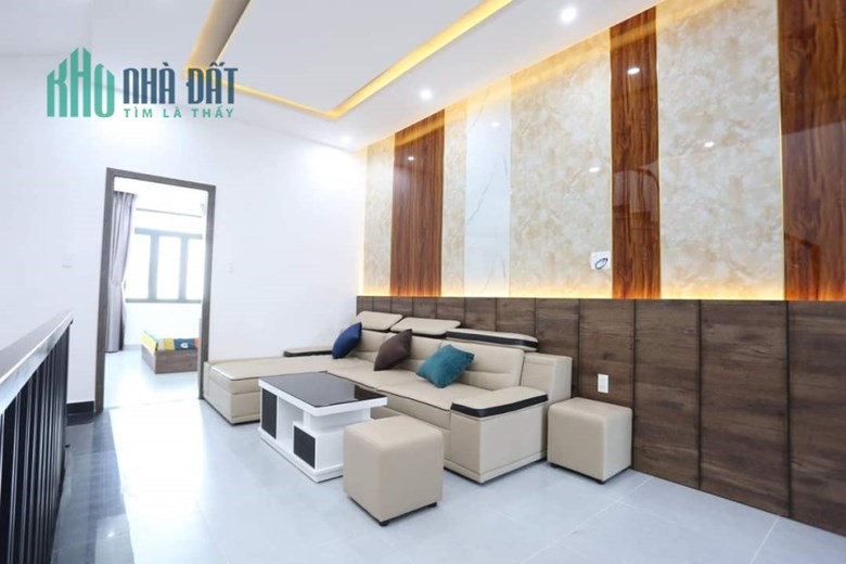 Bán nhà 3 tầng 3 mê đường Trần Kim Xuyến - Phường Hòa Xuân, Quận Cẩm L