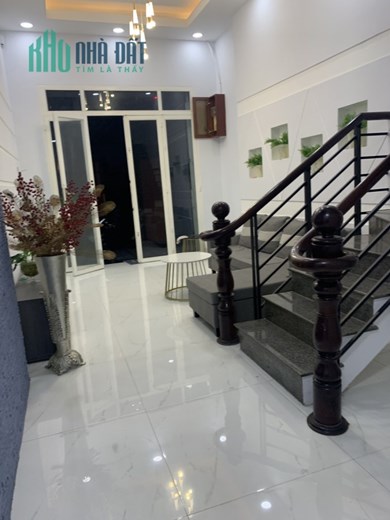 Bán nhà Mặt Tiền phường 4 , Quận 8 , 4 lầu 
65 m2 giá chỉ 7,5 tỷ
