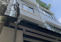 BÀN CỜ Quận 3 -Giáp Quận1,Gần Mặt Tiền 36m,4 Tầng, Hẻm Ba Gác,Ngang hiếm 3,8m NHỈNH 5 TỶ