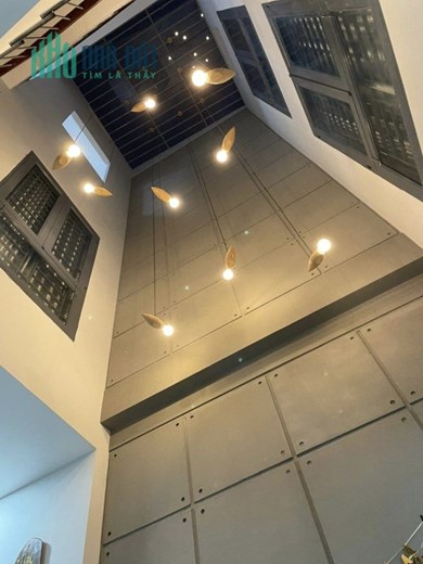 HXT SÁT MẶT TIỀN THẠNH XUÂN QUẬN 12 - 100M2, NGANG 5M, 3 TẦNG, NỘI THẤT SANG TRỌNG - GẦN CHỢ MINH