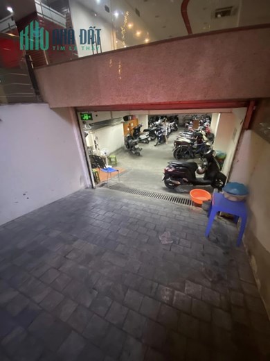 Bán nhà mặt phố Nguyễn Trường Tộ 206m², 11 tầng, MT 6.9m, Giá chào 120 tỷ Ba Đình. Chi tiết liên hệ