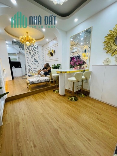 GẦN PHỐ, NHÀ ĐẸP TẶNG FULL NỘI THẤT 30M2, 5T, 4.85 TỶ -  THÁI THỊNH 1 - ĐỐNG ĐA - HN.