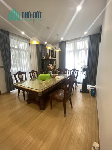 VỊ TRÍ LÔ GÓC KIM CƯƠNG - PHỐ HOÀNG CẦU - QUẬN ỦY ĐỐNG ĐA. 100M X 5T. GIÁ 37 TỶ.