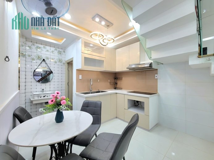 Bàn Nhà Full Nội Thất, Đường Số 21, 3 Tầng, Gần Mercedes Quang Trung