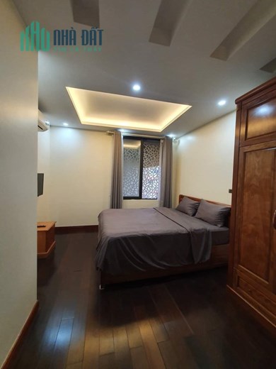 Hoàng Hoa Thám - Mặt Phố- Căn Góc 140 m x 4 tầng, MT 6 m, giá 38 tỷ.