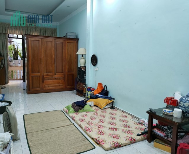 CẦN BÁN NHÀ PHỐ THÁI HÀ: 47M2, 4 PHÒNG NGỦ, PHÂN LÔ Ô TÔ 7 CHỖ, NHÀ KHUNG CỘT, NHỈNH 8 TỶ.