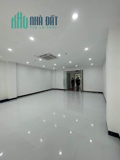 Bán tòa nhà Mặt Phố Nguyễn Khánh Toàn, 8 tầng thang máy, Mt6.5m, chỉ 31 tỷ.