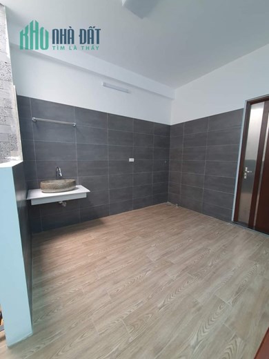 Bán nhà Đại từ 50m2 x5 tầng giá 4,5 tỷ, ngõ to,rộng,gần đường,sđcc