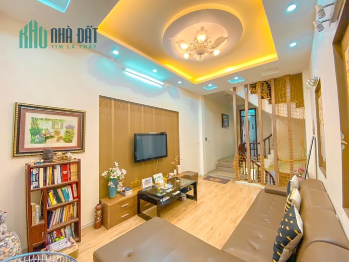 Bán nhà Phân Lô Chùa Bộc, 45m2, 5 tầng, view sân tennis, ô tô giá 7,x tỷ