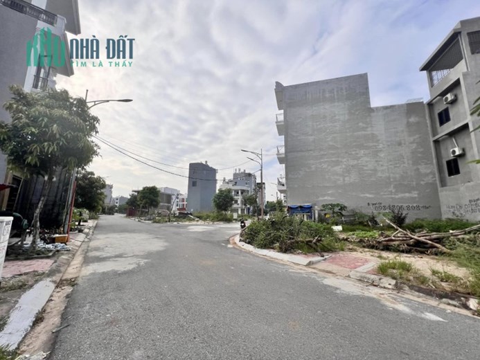 Bán gấp lô đất TĐC Hồ Sen, diện tích 52m, lô góc siêu đẹp GIÁ 4.13 tỉ