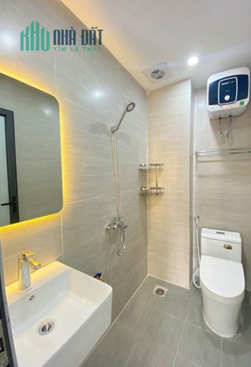 Bán Căn hộ dịch vụ Tân Mai Hoàng Mai 22PN DT 110 triệu/tháng 110m 7 tầng mt 7m 17 tỷ