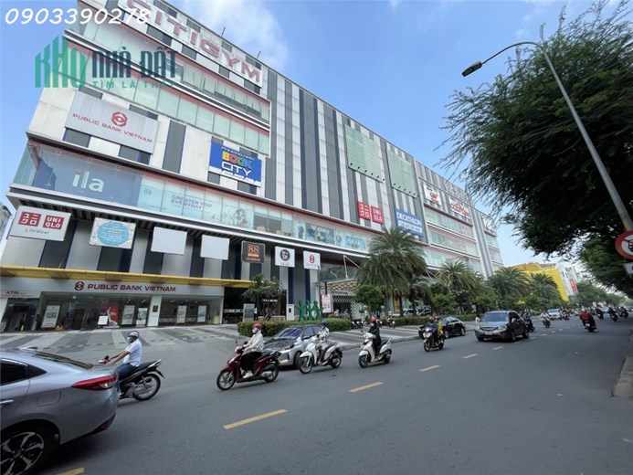 QUẬN 10 - KẾ BÊN SÂN GOLF -NGANG 6 - HXH THÔNG - NHỈNH 13 TỶ
