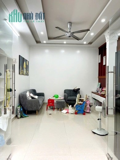 Bán nhà phố Đồng Thiện gần AEON, 48m 4 tầng GIÁ 2.45 tỉ sân cổng, ngõ nông